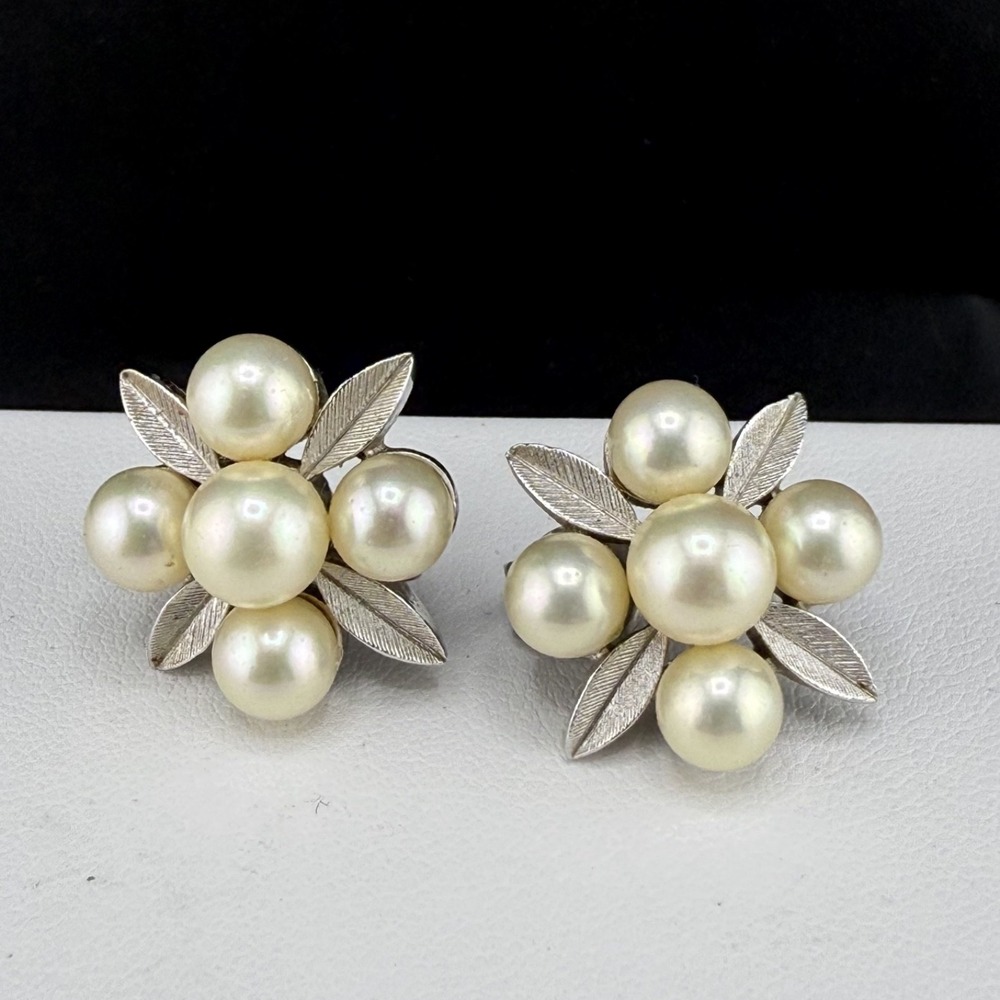 Vintage Majorica Clip On Earrings Pearl Silver Tone